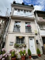 Casa en venta en Betanzos, Casco Antiguo photo 0