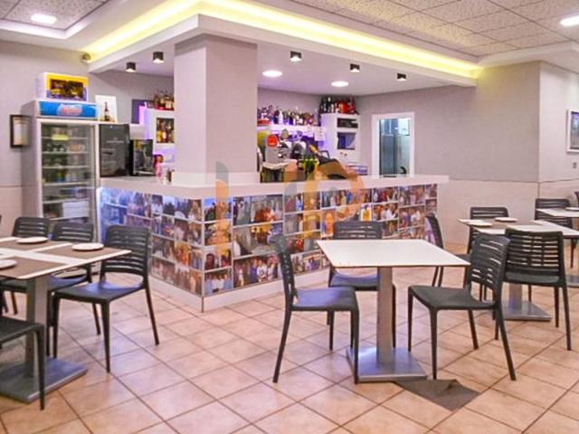 Local comercial en venta en Huércal-Overa, Montecastillo photo 0