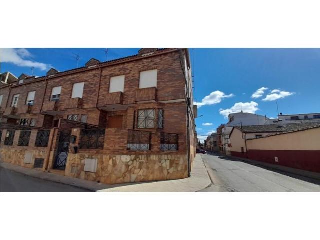 Chalet en venta en Villarrobledo photo 0