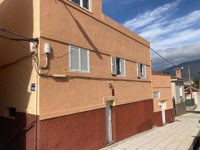 Chalet en venta en Puerto de la Cruz, La Vera photo 0