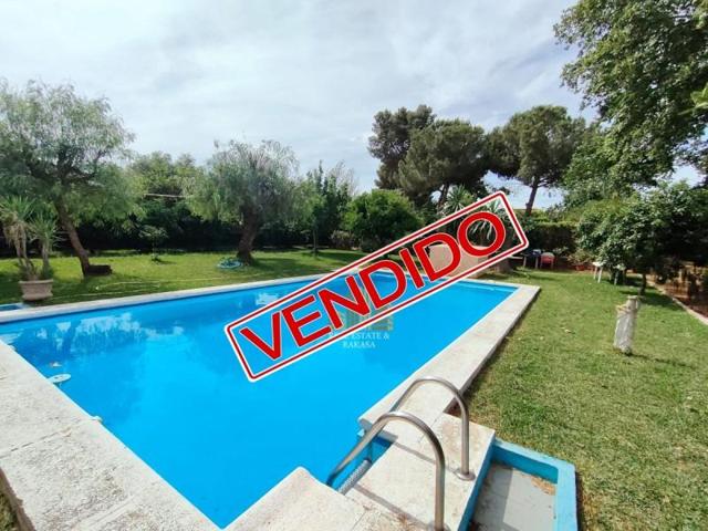 Chalet en venta en Alcalá de Guadaira, Urbanizacion - San Antonio photo 0