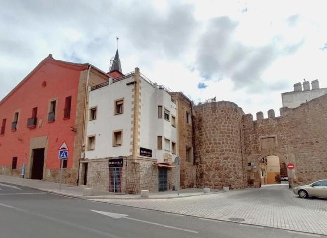 Edificio en venta en Plasencia, Centro photo 0