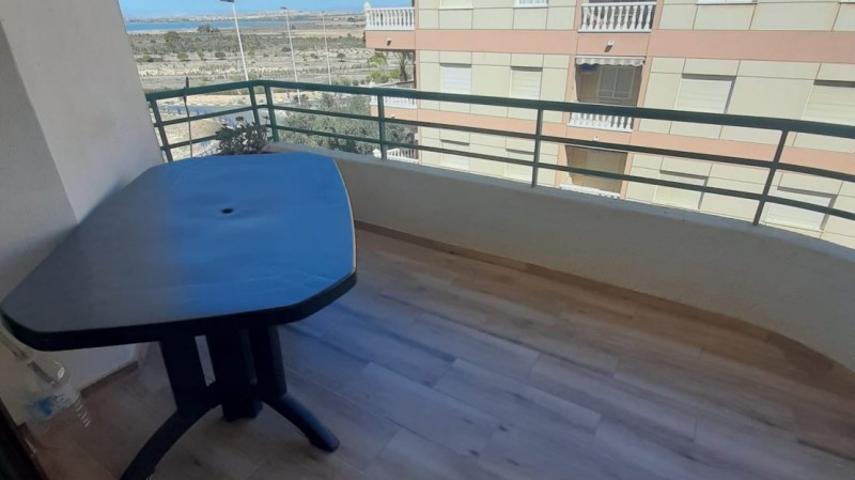 Apartamento en venta en Torrevieja photo 0