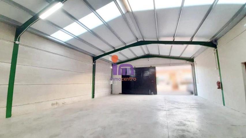 Nave industrial en venta en Valdepeñas, Subcentro photo 0