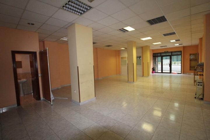Local comercial en venta en Oviedo, Centro photo 0