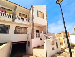 Adosada en venta en Berja photo 0