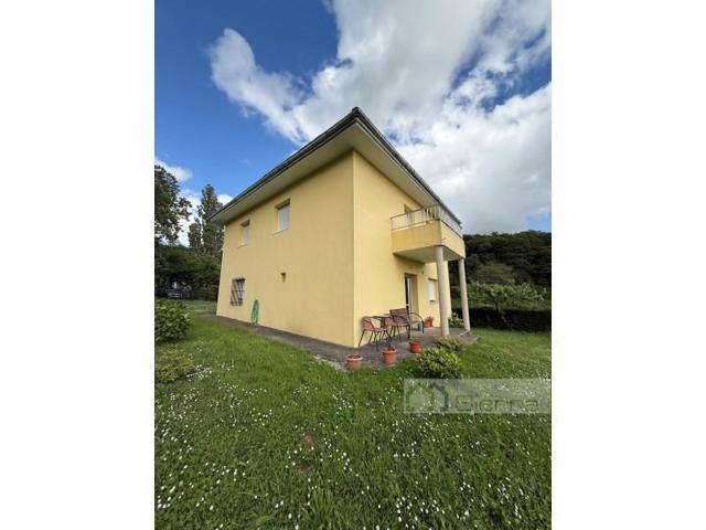 Casa en venta en Samos photo 0