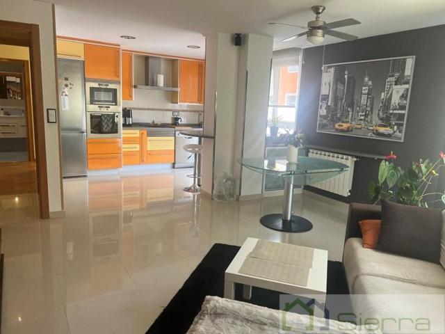Piso en venta en Sarria photo 0