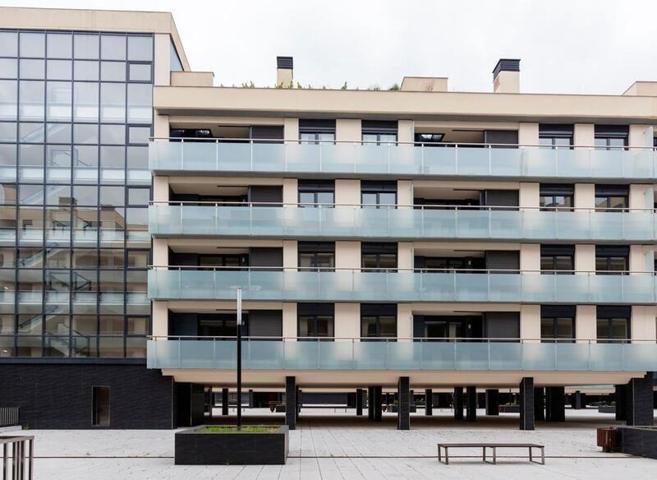 Local comercial en venta en Oviedo, Oviedo photo 0