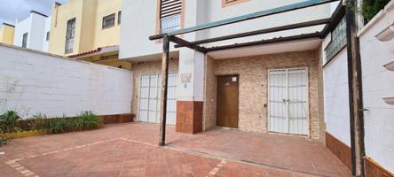 Adosada en venta en Bormujos, Bormujos photo 0