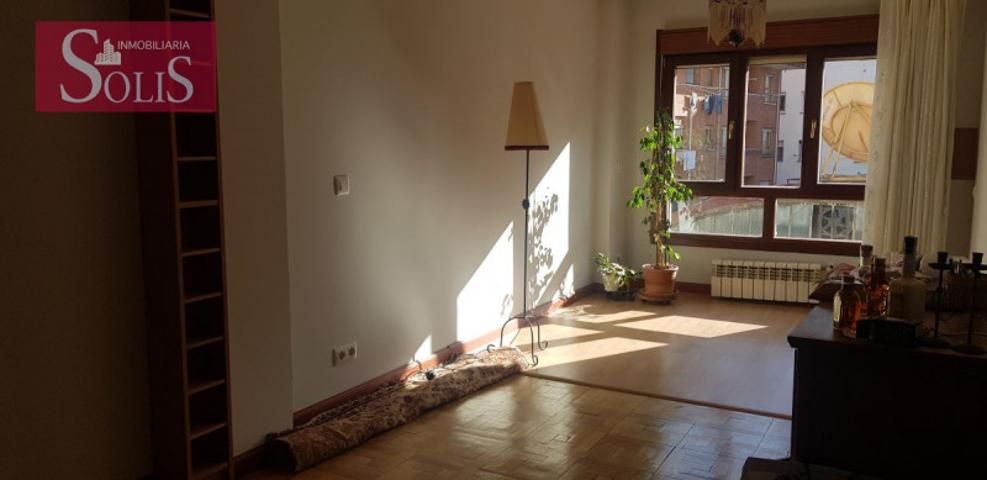 Piso en venta en Oviedo, Centro photo 0