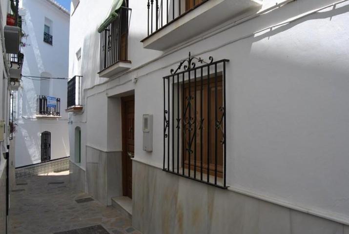 Casas de pueblo en venta en Cómpeta, Competa photo 0