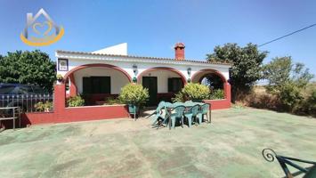 Chalet en venta en San Juan del Puerto, San Juan Del Puerto photo 0