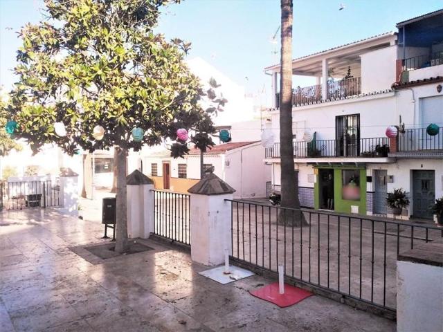 Local comercial en venta en Benalmádena, Arroyo de la Miel photo 0