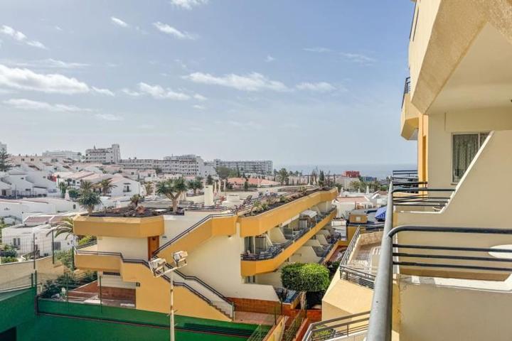 Apartamento en venta en Adeje, Costa Adeje photo 0