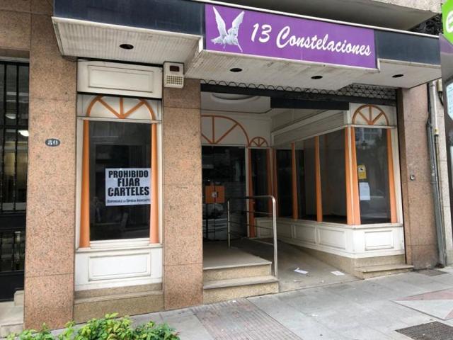 Local comercial en venta en Vigo, Camelias photo 0