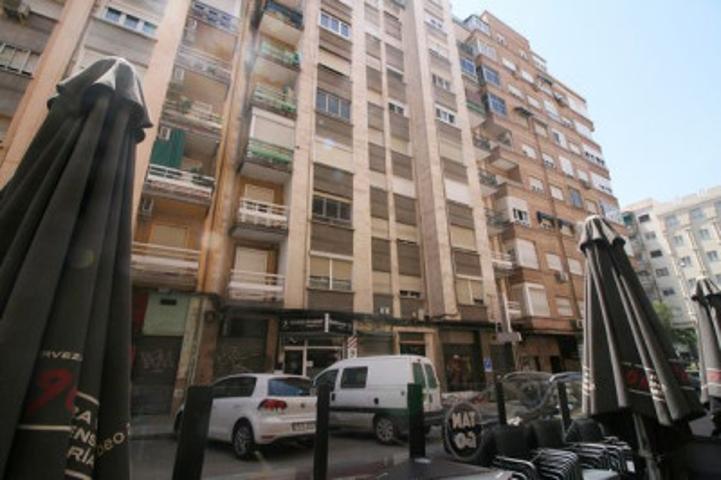 Piso en venta en Granada, CENTRO - Con. de Ronda photo 0
