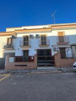 Adosada en venta en Sanlúcar la Mayor, Centro Salud photo 0