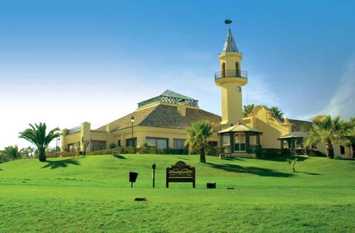 Adosada en venta en Lepe, Islantilla - Campo de Golf photo 0