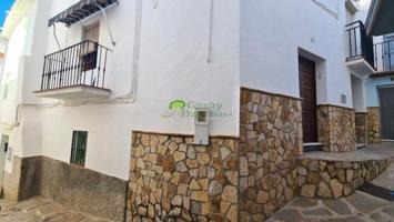 Casas de pueblo en venta en Cómpeta, Competa photo 0