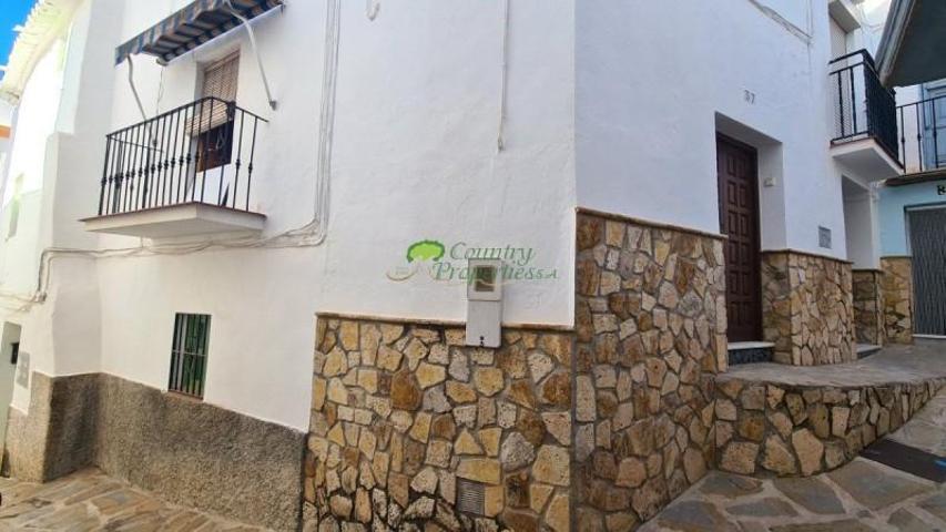 Casas de pueblo en venta en Cómpeta, Competa photo 0