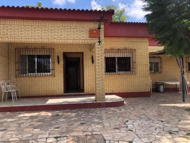 Chalet en venta en Alcalá de Guadaira, Zona Santa Lucia photo 0