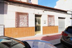 Chalet en venta en Guardamar del Segura photo 0