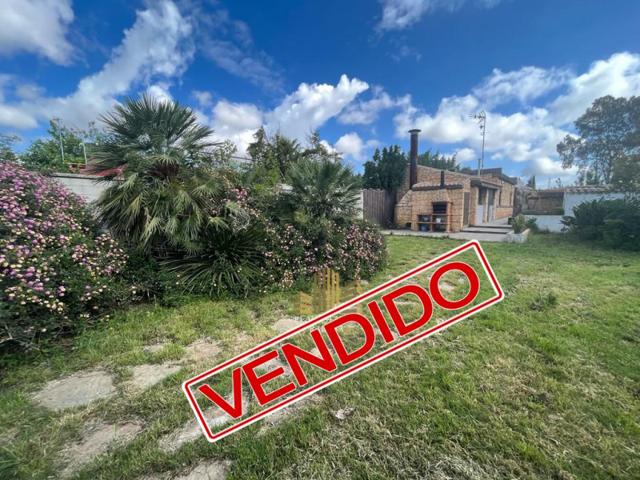 Chalet en venta en Carmona, Urbanizaciones - Los Frutales del Alcor photo 0