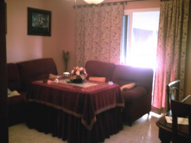 Piso en venta en Mairena del Alcor, Res. Castillo De Luna photo 0