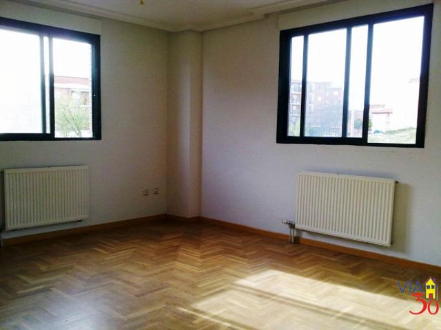 Piso en venta en Salamanca, Ctra. Ledesma photo 0