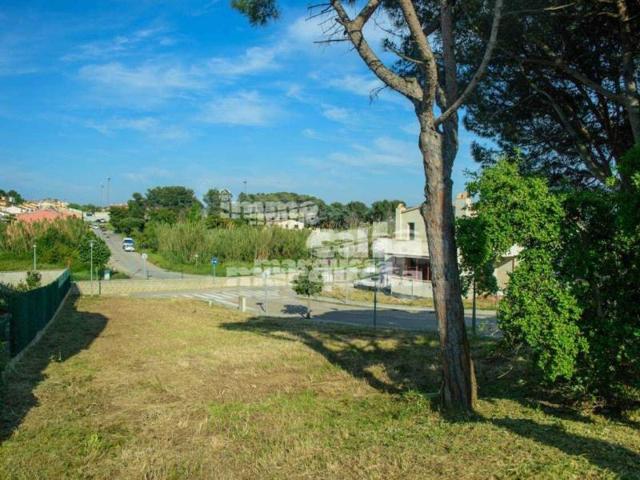 Terreno en venta en Mont-ras photo 0