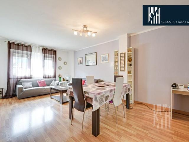 Piso en venta en Girona photo 0