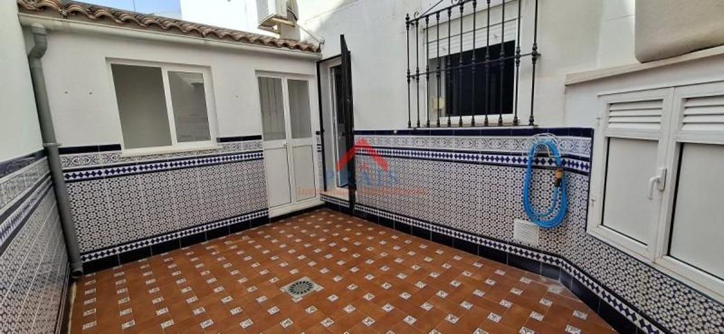 Adosada en venta en Utrera, Centro photo 0