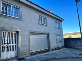 Casa en venta en Santiago de Compostela, San Lazaro photo 0
