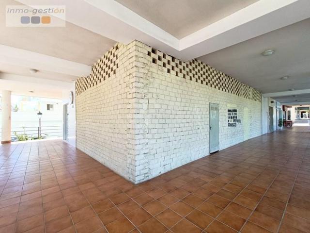 Local comercial en venta en Manilva photo 0