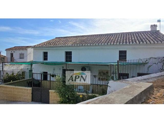 Casa con terreno en venta en Alora photo 0
