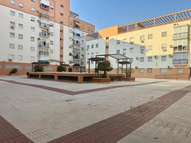 Piso en venta en Sevilla photo 0