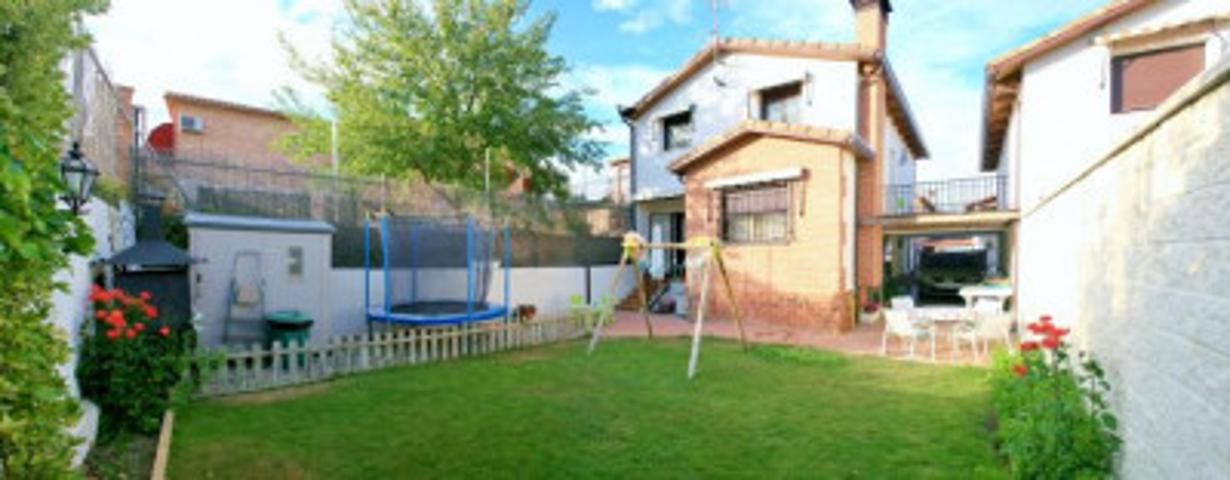 Chalet en venta en Olías del Rey, Olias Del Rey photo 0