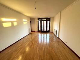 Piso en venta en Valdepeñas, 1ro De Julio photo 0