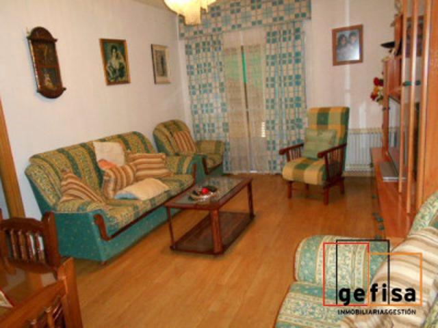 Piso en venta en Valdepeñas, Centro photo 0