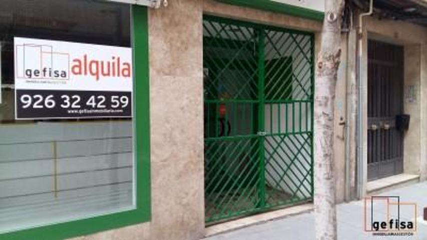 Local comercial en venta en Valdepeñas, Centro photo 0