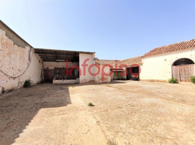 Nave industrial en venta en Valdepeñas, Pueste del hierro photo 0