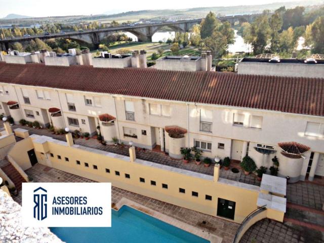 Chalet en venta en Mérida, Barriadas - Bodegones photo 0