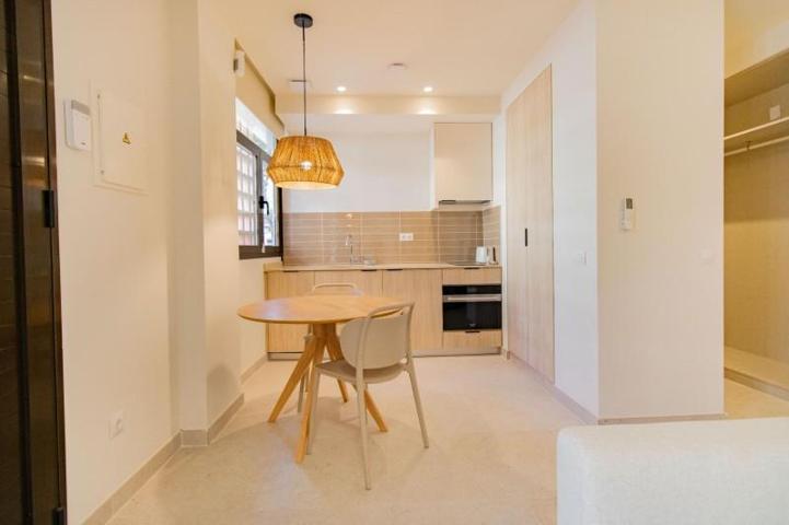 Apartamento en venta en Valencia, Albors photo 0