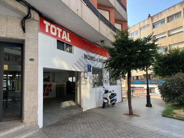 Local comercial en venta en Vigo photo 0
