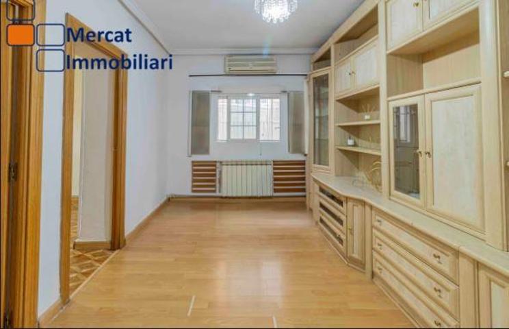 Piso en venta en Cornellà de Llobregat, Sant Ildefonso photo 0