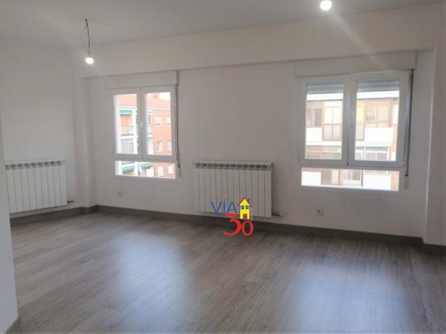 Piso en venta en Salamanca, Garrido Norte photo 0