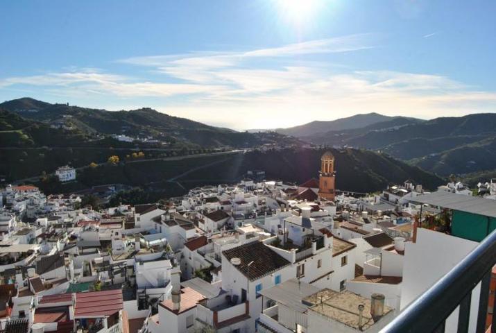 Casas de pueblo en venta en Cómpeta, Competa photo 0