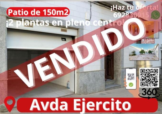 Casa en venta en Villafranca de los Barros, Centro photo 0