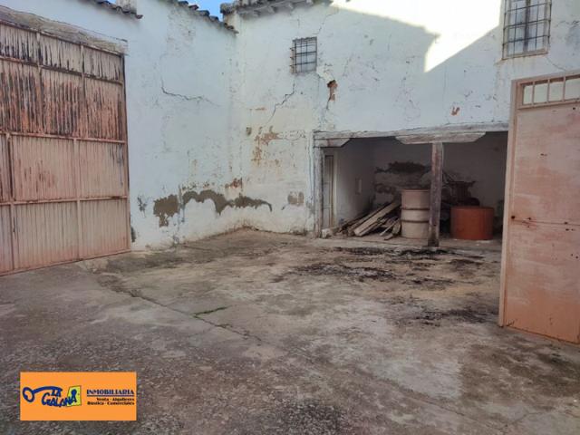 Casa en venta en Valdepeñas, Centro photo 0